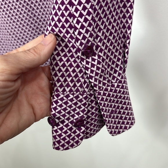 Equipment Femme Lynn geo print purple button down 100% silk top size xs. - Picture 10 of 12